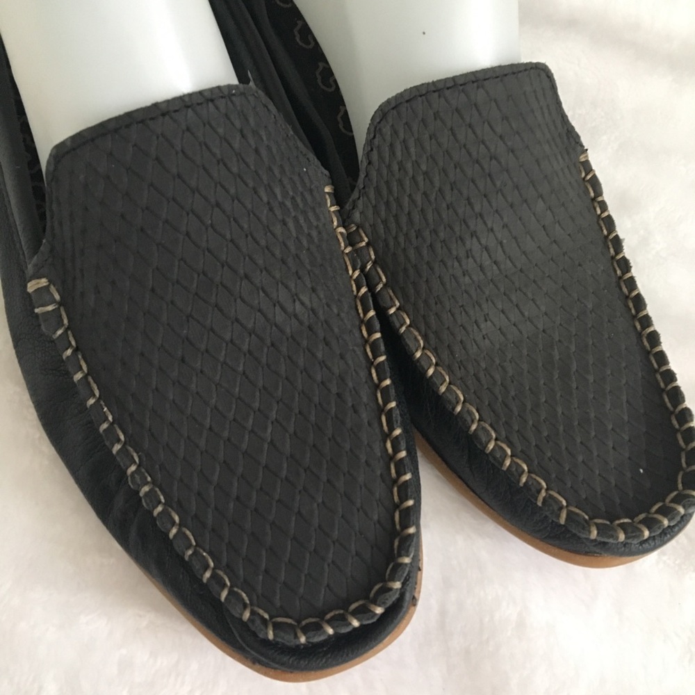 Clarks African made leather mules loafers